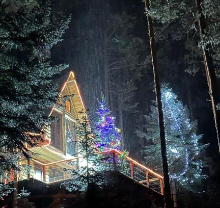 Bagvdanari Hotel | Pet-Friendly Retreat at Hut In Hatsvali - Rated 10/10