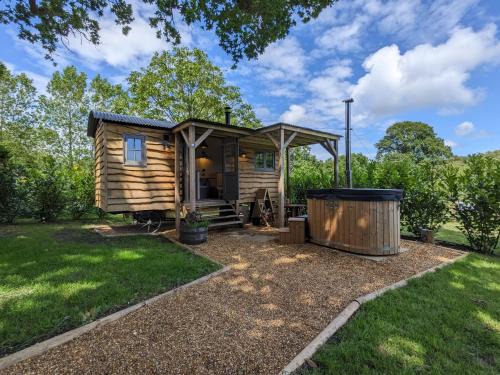 New Forest District Apartment | Enchanting Hut in the Forest: Your Serene Escape Awaits