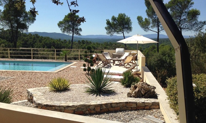 Barjols Cabin | Treehouse Retreat with Private Pool and Breakfast Included
