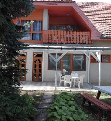 Szantod House | Hutter Vendégház: Family-Friendly Stay with Breakfast Included