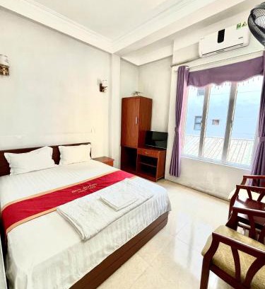 Soc Son Bed & Breakfast | Family-Friendly Huy Hoang Airport with Great Reviews!