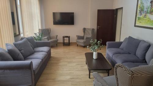 Krynica-Zdroj Hotel | Discover HUZAR: Pet-Friendly Stay with Great Reviews!