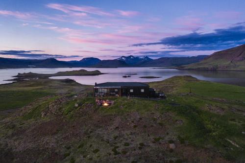 Kjosarhreppur House | Discover Hvammsvík Nature Resort: Scenic Oceanfront Retreat