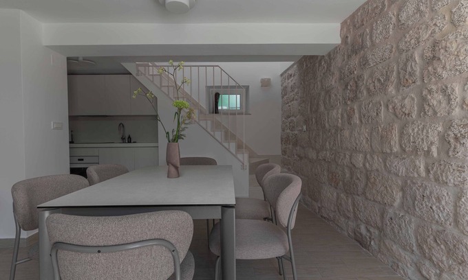 Hvar Old Town Villa | Hvar Old Town Villa with Pool & Ocean Views – Rated 10/10