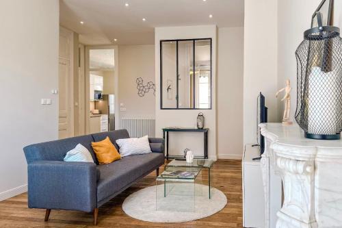 Grenoble City Centre Apartment | #HW Le Mazet Hyper-centre Haussmanian apartment