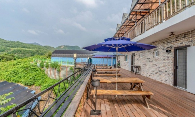 Hwacheon House | Delightful Hwacheon Flower Pension with Family-Friendly Amenities