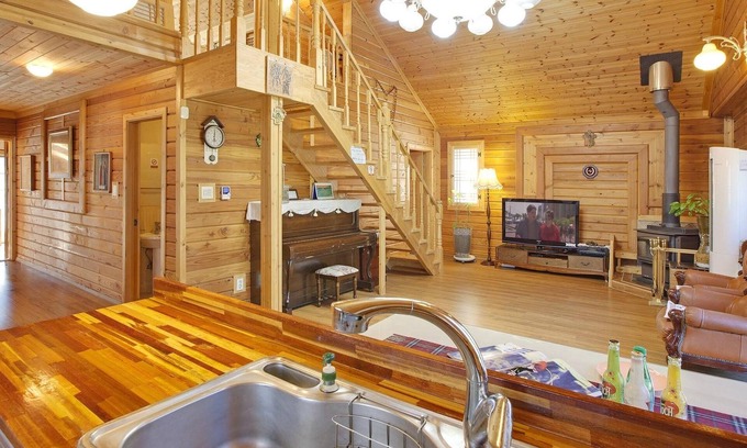 Hwacheon House | Family-Friendly Getaway at Hwacheon Parprika Yellow Pension