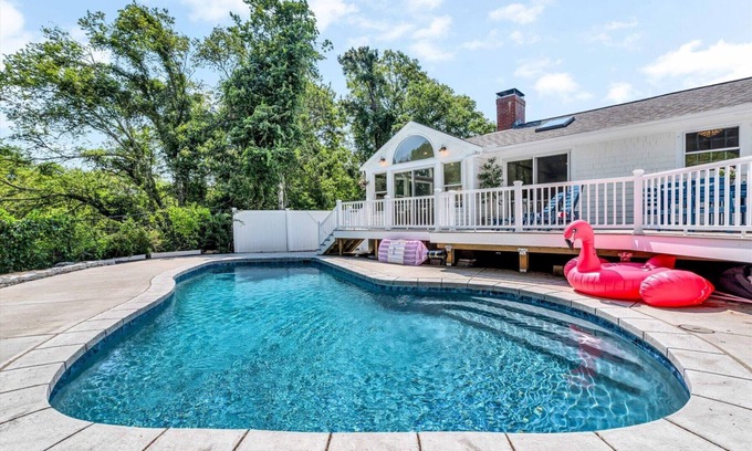 Hyannis House | Hyannis Hideaway: Pool, Beaches & Main Street Fun RPAM114