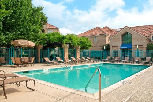 Addison Hotel | Pet-Friendly Hyatt House Dallas Addison with Pool & Breakfast