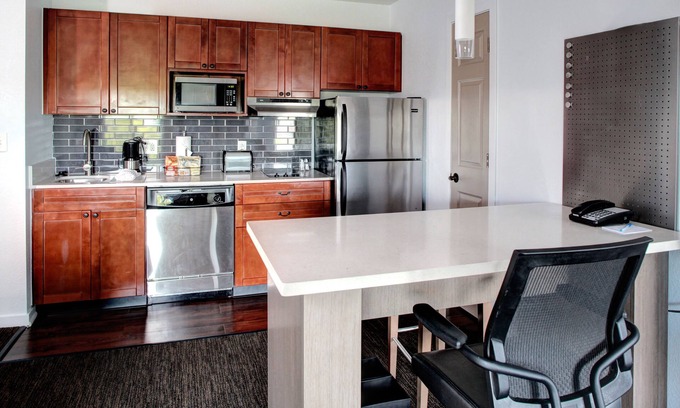 Fishkill Hotel | Discover Hyatt House Fishkill/Poughkeepsie with Spa & Pool
