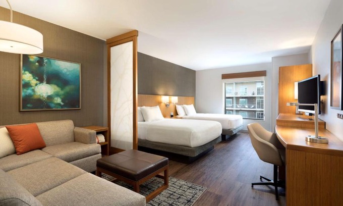 Waller Creek District Hotel | Stylish Hyatt Place Austin Downtown with Pool and Ocean Views