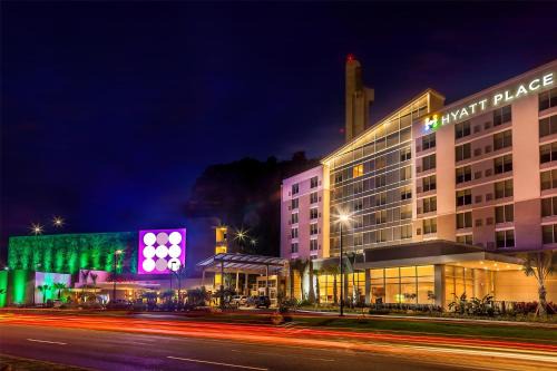 Pajaros Hotel | Discover Hyatt Place Bayamon: Pet Friendly & Oceanfront Retreat