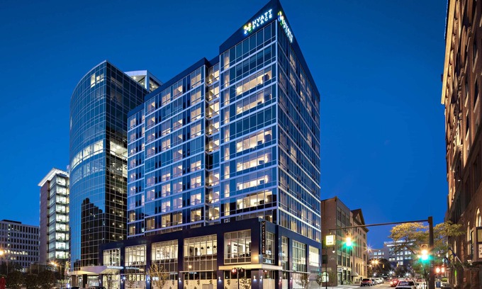 Downtown Hotel | Eco-Friendly Retreat at Hyatt Place Grand Rapids Downtown