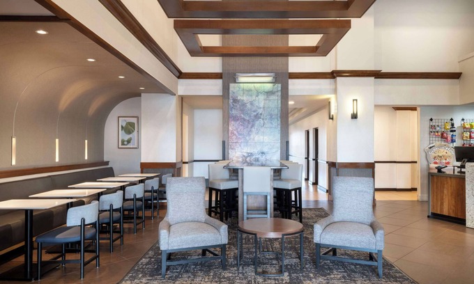 Downtown Hotel | Comfortable Stay at Hyatt Place Lakeland Center with Pool