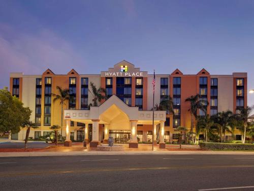 Ontario Hotel | Pet-Friendly Stay at Hyatt Place Ontario/Rancho Cucamonga