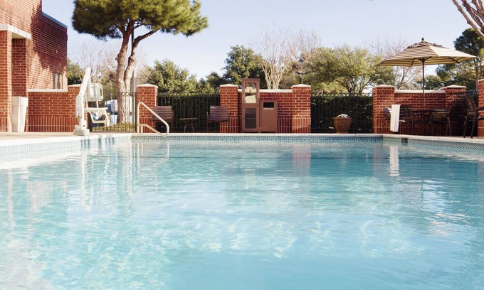 Plano Hotel | Discover Hyatt Place Plano: Enjoy Pool, Spa & Breakfast!