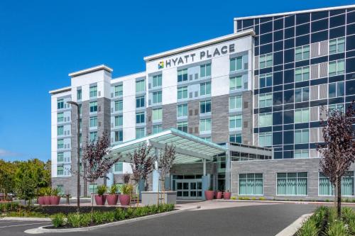 North San Jose Hotel | Welcoming Hyatt Place San Jose Airport - Pet Friendly Bliss