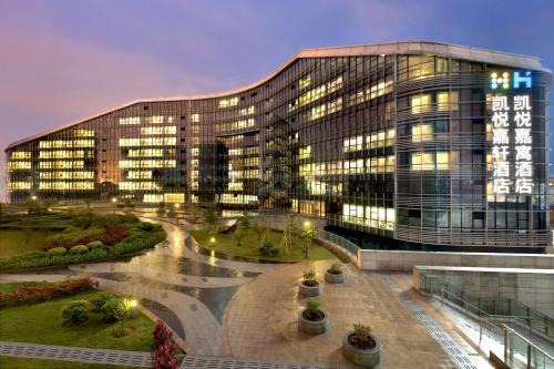 Bao'an Hotel | Enjoy Oceanfront Comfort at Hyatt Place Shenzhen Airport
