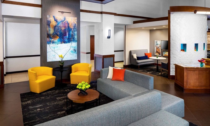 Topeka Hotel | Relaxing Retreat at Hyatt Place Topeka with Great Amenities