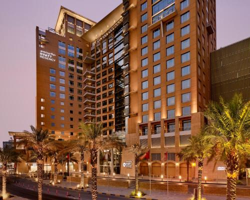 Fahaheel Hotel | Experience Hyatt Regency Al Kout Mall: 5-Star Oceanfront Escape