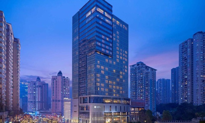 Jiang Bei Hotel | Elegant Hyatt Regency Chongqing: Pool, Spa & Ocean Views
