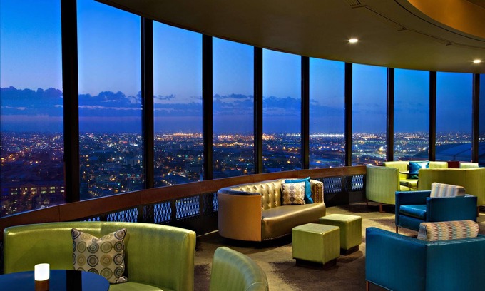 Downtown Phoenix Hotel | Discover Hyatt Regency Phoenix: 4-Star Oasis with Pool & Spa