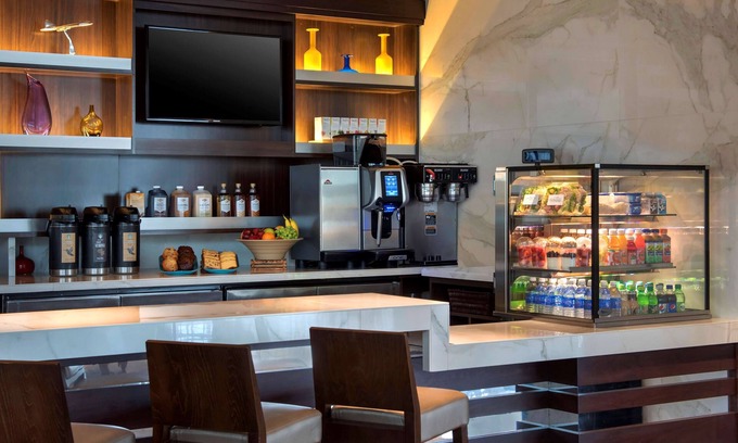 Joffre Hotel | Top-Rated Hyatt Regency at Pittsburgh Airport with Dining & More