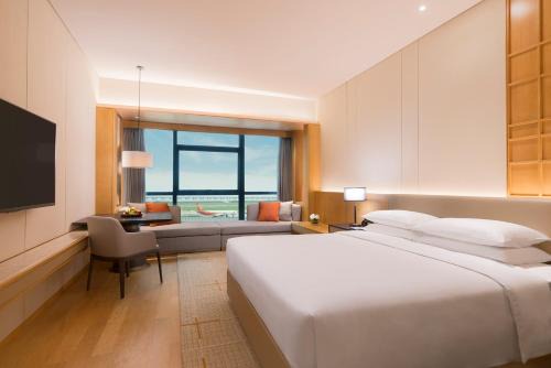 Bao'an Hotel | Explore Hyatt Regency Shenzhen Airport with Pool & Spa