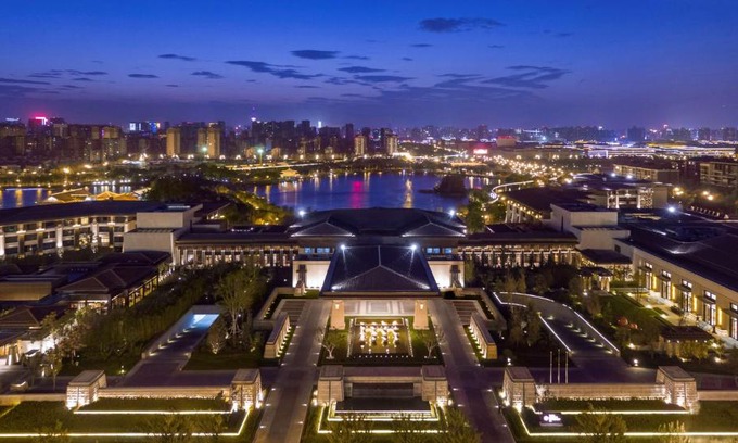 Yanta Qu Hotel | Elegant Hyatt Regency Xi'an: Spa, Pool & Ocean Views