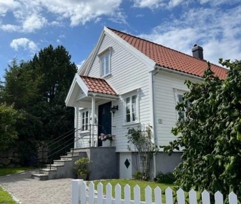 Egersund House | Perfect Retreat: Hybel med bad with Hot Tub & 10/10 Rating