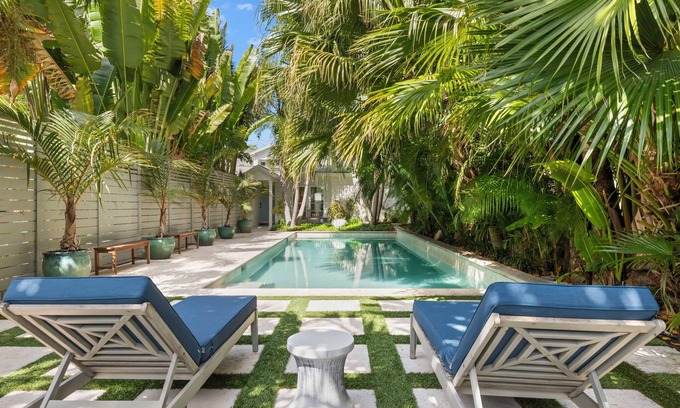 Hyde Park House | Hyde Park Hydeaway | Guest Rated 9.8 with Private Pool