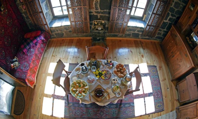 Gyumri Bed & Breakfast | Guest Rated 10/10 at Hye Aspet - Family-Friendly Stay