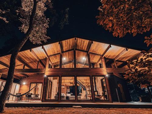 Hokujo Ski Chalet | Eco-Friendly Comfort at Hygge Chalet Hakuba: 5-Star Retreat