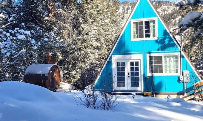 Grant Cabin | Cozy Hygge Chalet with Sauna and Private Outdoor Trail