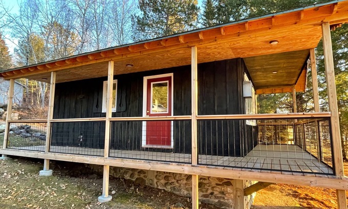 Crane Lake Cabin | Cozy Crane Lake Retreat with Private Sauna & Pool Access