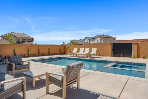 Washington House | Discover Hygge House: Rated 10/10 with Pool & Hot Tub