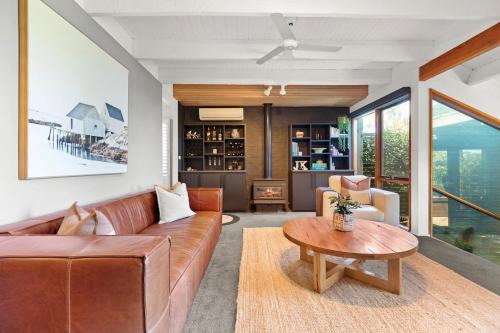 Mount Eliza House | Relax at Hygge Loft: Free Sunday & Pet-Friendly Getaway
