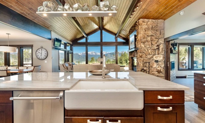 Windcliff Estates House | Relaxing Escape at Hyler Mountain Lodge with Spa & Hot Tub