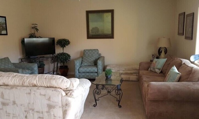 Mesquite Condo | Pet-Friendly Hynes Hollow Retreat with Pool & Spa Amenities