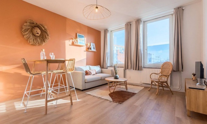 Tourcoing Apartment | Hypercentre: Ideal Location with Private Parking & Metro Access