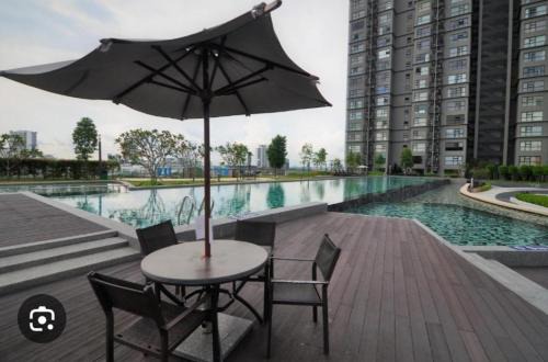 Cyberjaya House | Hyve: Family-Friendly Retreat with Oceanfront Views