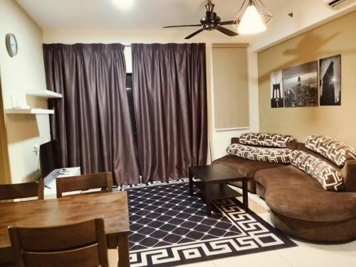 Cyberjaya Apartment | Stylish Hyve Soho Suite with Pool & Breakfast Included