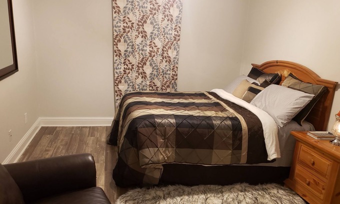 Grapevine House | Relaxing Getaway: Peaceful Stay with Pool Access