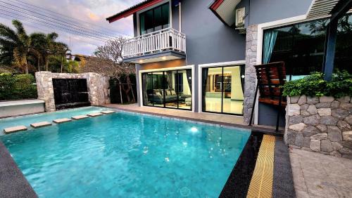 Takhian Tia Villa | Experience I Am Pool Villa Pattaya No11 with Ocean Views