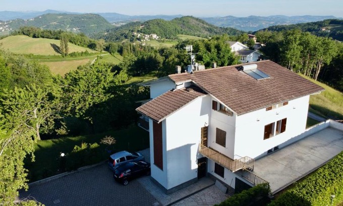 Castel d'Aiano Bed & Breakfast | Pet-Friendly Retreat at I Bócci with Perfect 10 Rating
