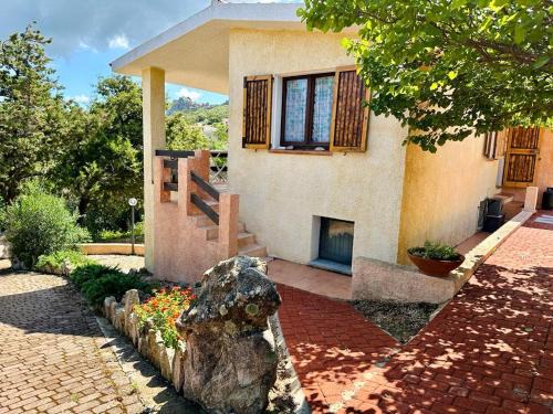 Rena Majore House | Pet-Friendly Oceanfront Retreat: I Bilocali di Via Ginestre