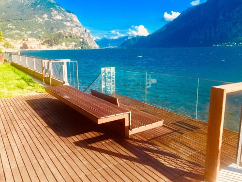 Malgrate Apartment | Idyllic I Bravi: Oceanfront Retreat with Private Beach