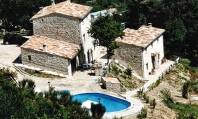 Cerreto di Spoleto House | Pet-Friendly I Casali del Buontempo with Pool & Breakfast