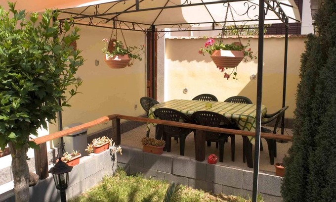 Fiumefreddo di Sicilia Bed & Breakfast | Family-Friendly I Colori Del Sole with Pet Services