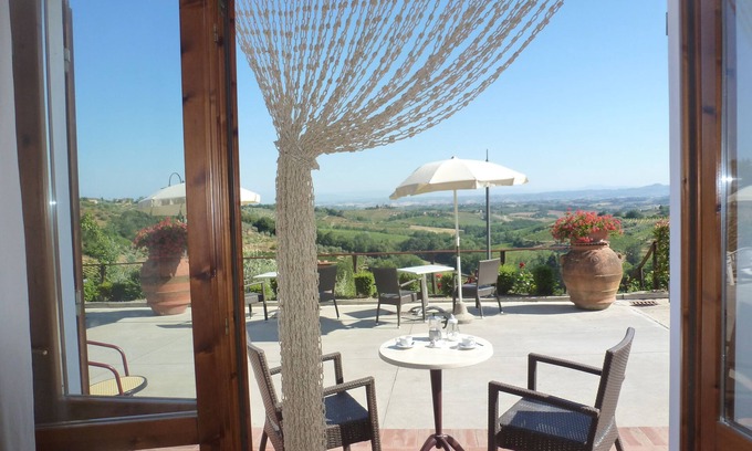 San Gimignano Bed & Breakfast | Discover I Coppi: Guest Rated 9.8 with Pool & Breakfast